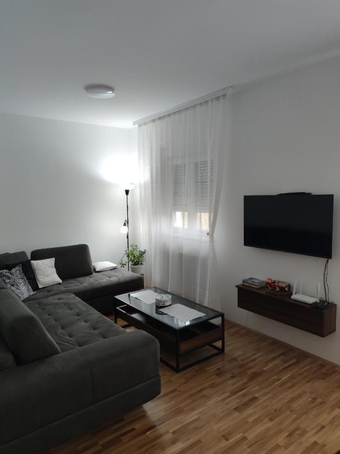 022 Apartment *
